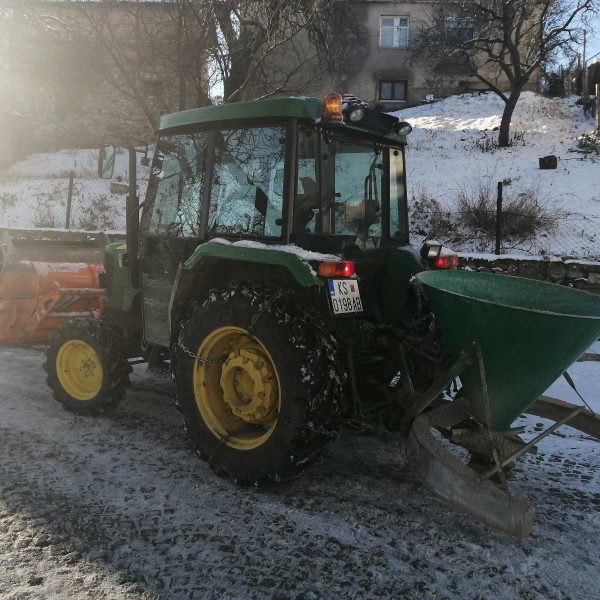 Се работи на зимско одржување на улици, денес чистење на снег кон Пуста Река